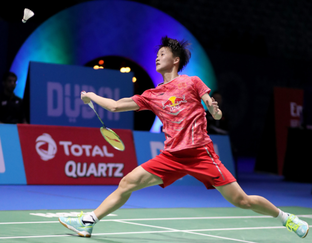 更加凸显他 更加凸显他